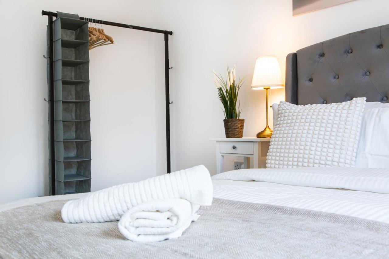 Cozy Townhouse In The Heart Of Greater Manchester Villa Luaran gambar