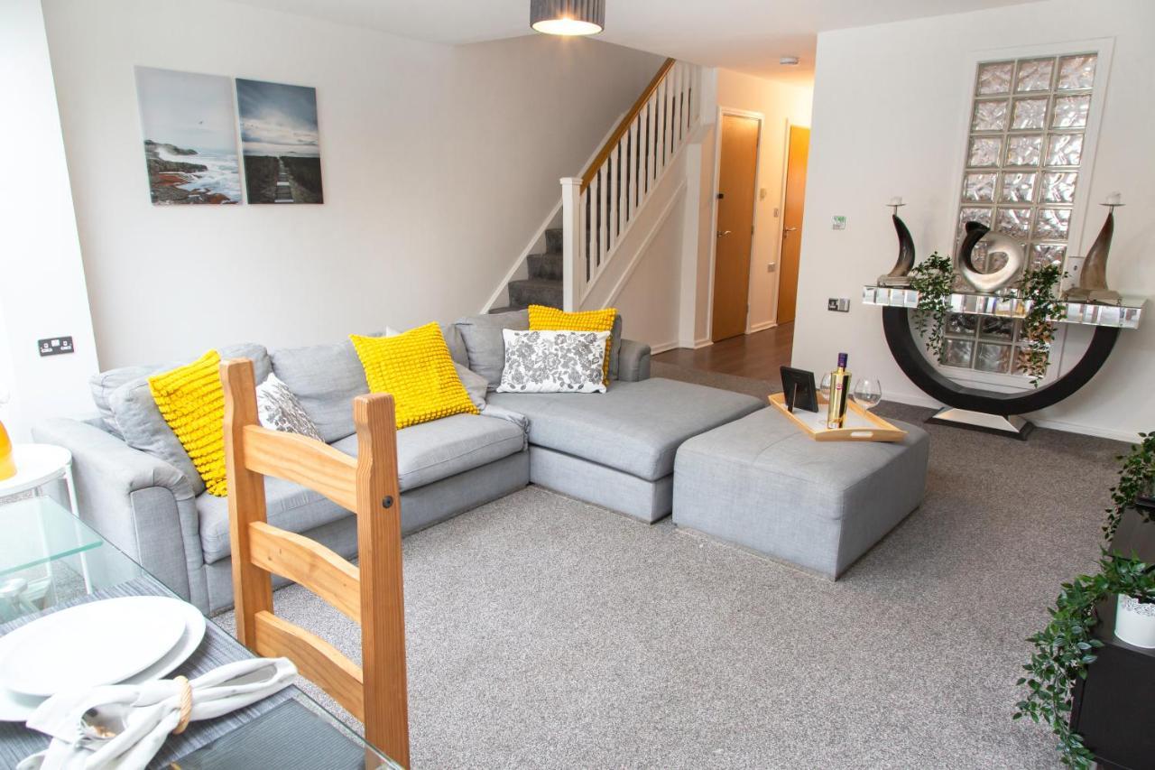 Cozy Townhouse In The Heart Of Greater Manchester Villa Luaran gambar