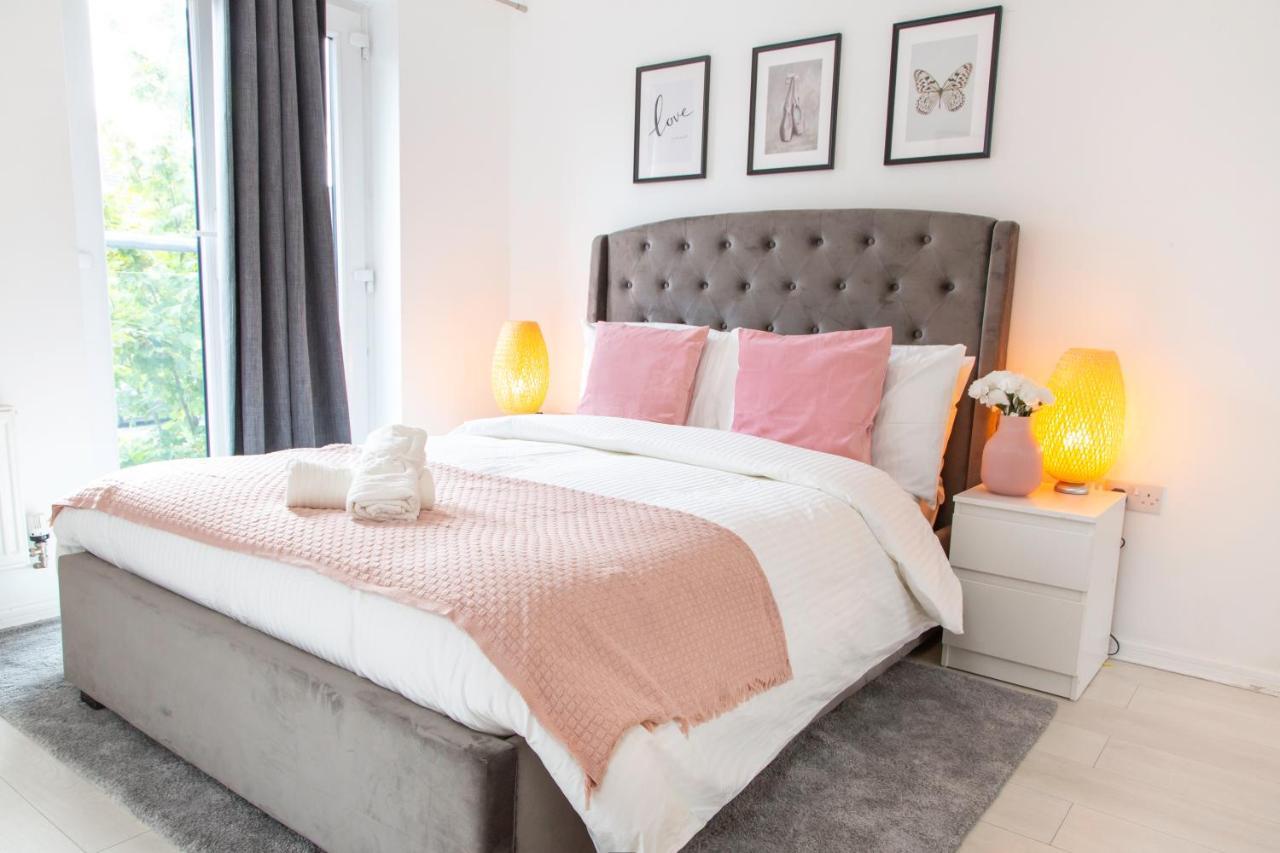Cozy Townhouse In The Heart Of Greater Manchester Villa Luaran gambar