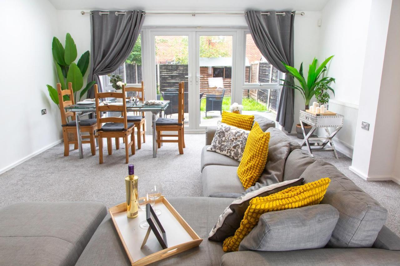 Cozy Townhouse In The Heart Of Greater Manchester Villa Luaran gambar