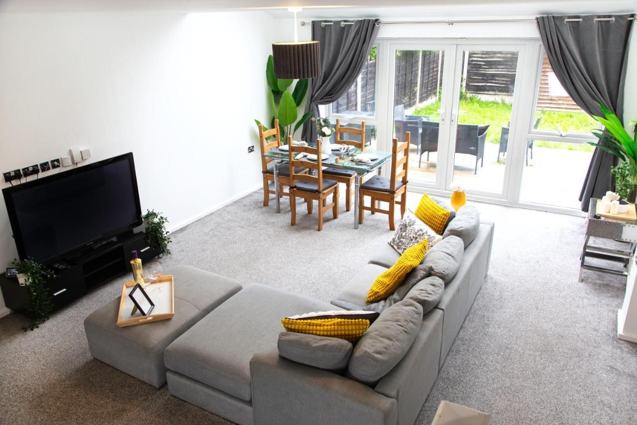 Cozy Townhouse In The Heart Of Greater Manchester Villa Luaran gambar